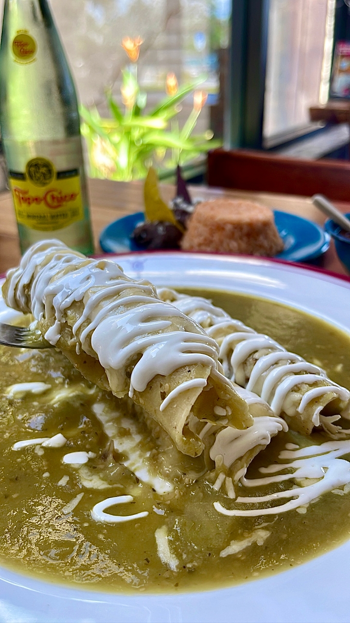 Green Enchiladas (Filled with only chicken)